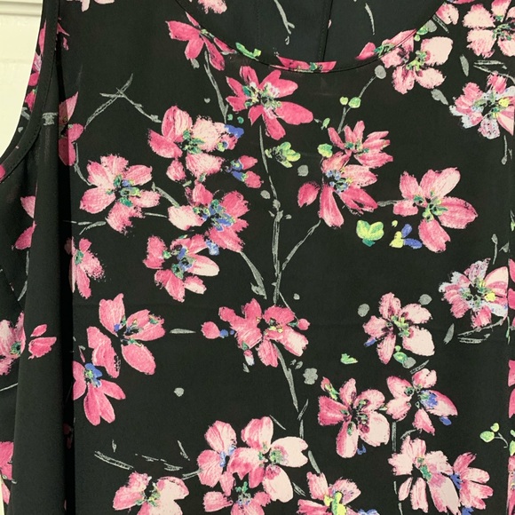 Floral Express Top - Picture 2 of 4